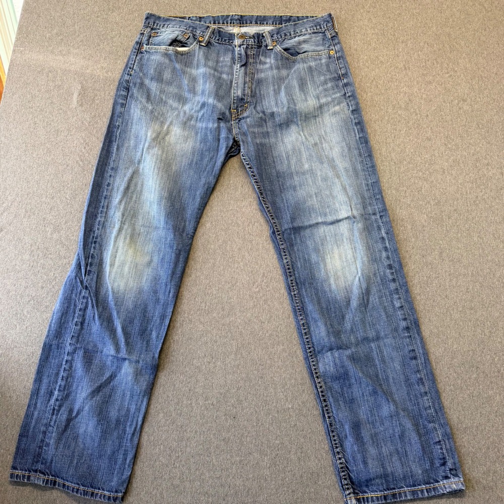 Levis 505 Regular Fit Jeans Mens 38x32 Medium Wash Blue Straight Leg Denim